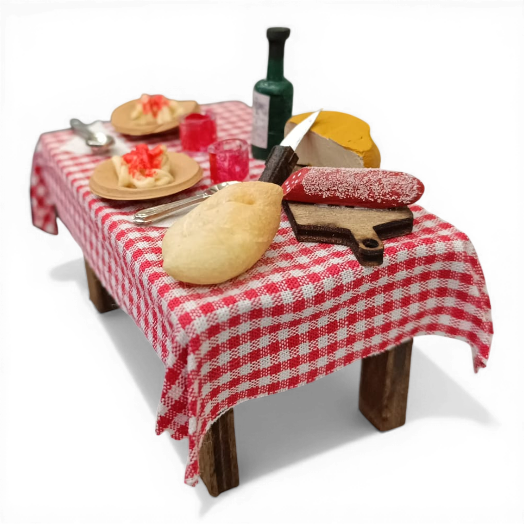 Tavola Imbandita Tovaglia Rossa in legno