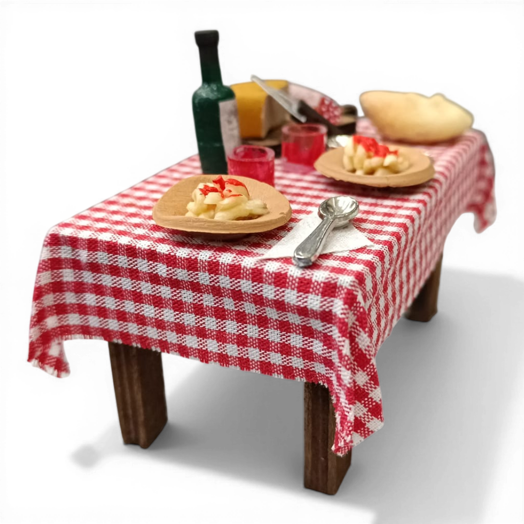 Tavola Imbandita Tovaglia Rossa in legno